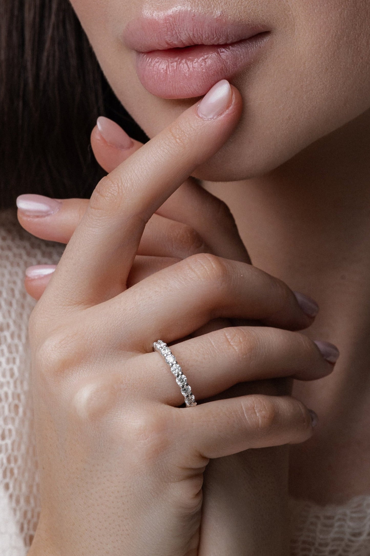 Obrączki ślubne białe złoto. 14k złote obrączki. Obrączki ślubne złote z diamentami. Obrączka damska z diamentami. Obrączka męska matowa.