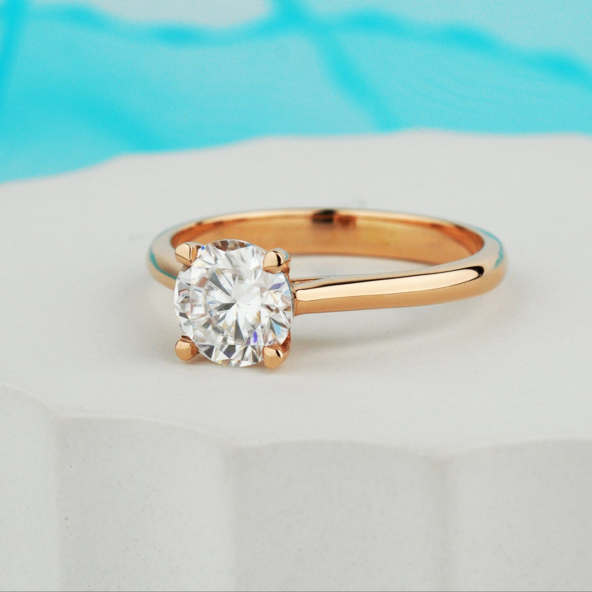 Pierścionek z moissanitem. Pierścionek zaręczynowy złoty. Pierścionek dla niej. Pierścionek 14k. Wyjątkowy pierścionek. Klasyczny pierścionek. Złoty pierścionek