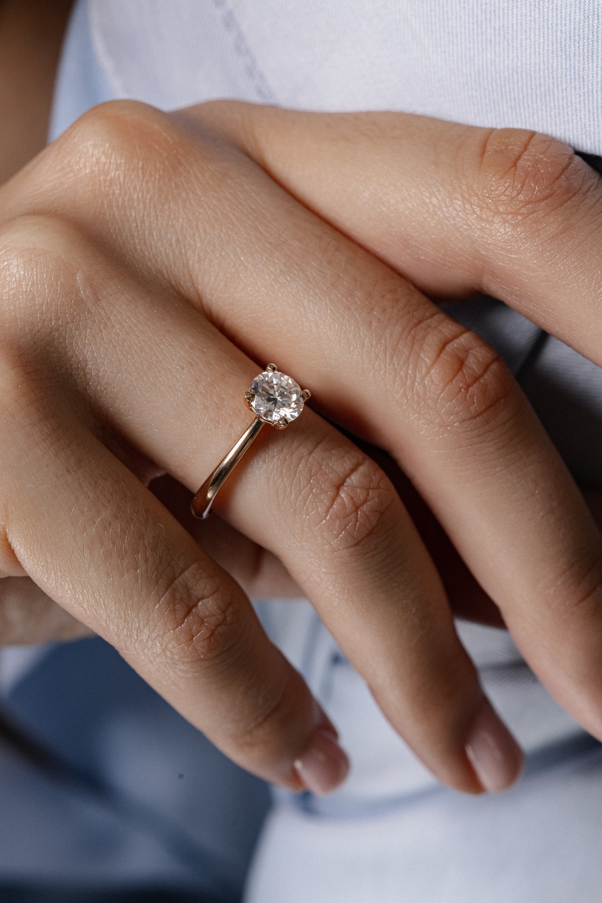 Pierścionek z moissanitem. Pierścionek zaręczynowy złoty. Pierścionek dla niej. Pierścionek 14k. Wyjątkowy pierścionek. Klasyczny pierścionek. Złoty pierścionek