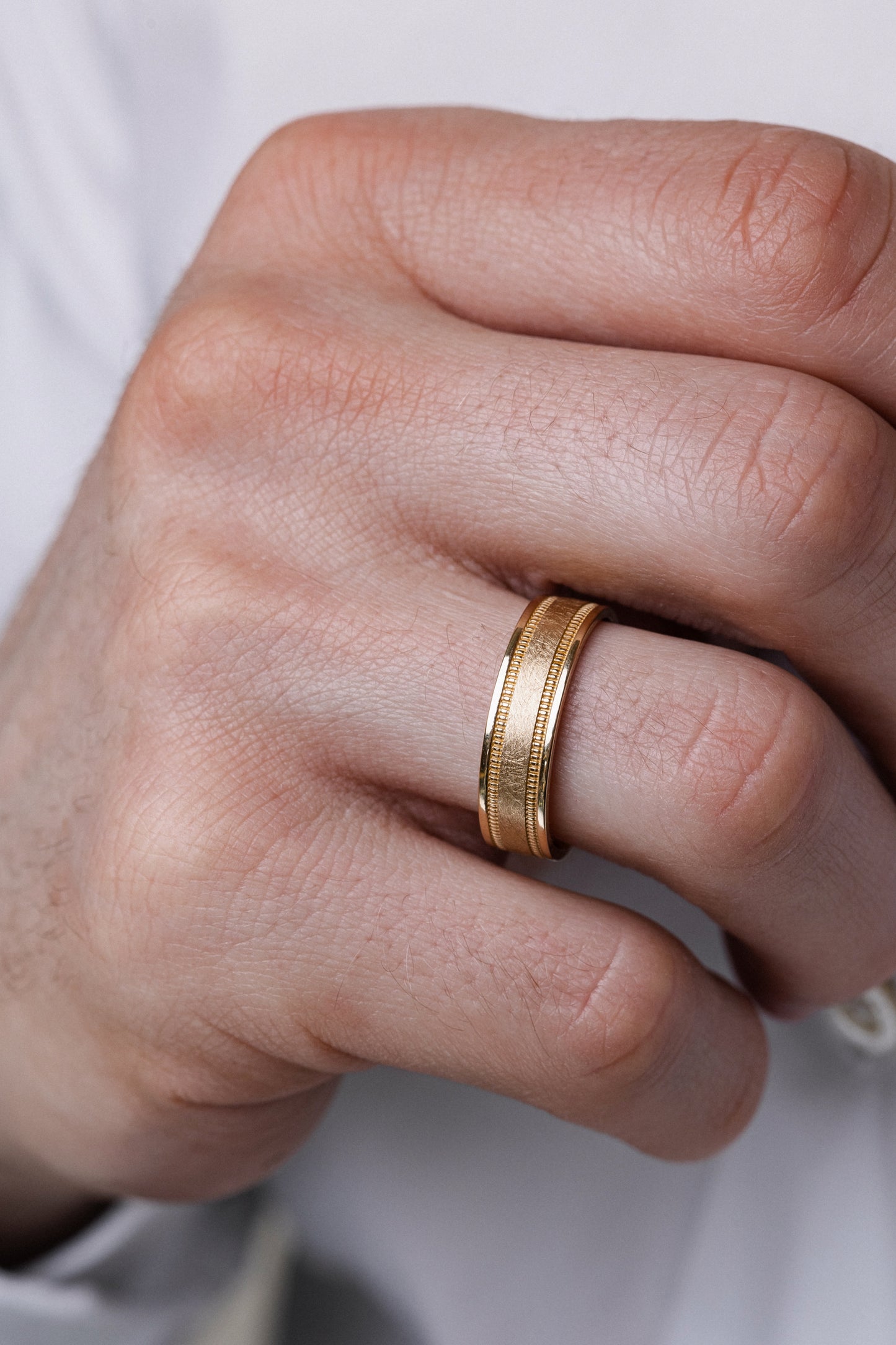 Obrączka ślubna męska. Obrączka z milgrainowymi detalami. Matowa obrączka. Szczotkowana obrączka. Obrączka złota. Obrączka złota 585