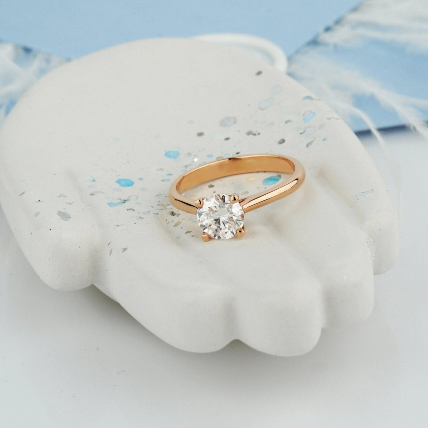 Pierścionek z moissanitem. Pierścionek zaręczynowy złoty. Pierścionek dla niej. Pierścionek 14k. Wyjątkowy pierścionek. Klasyczny pierścionek. Złoty pierścionek