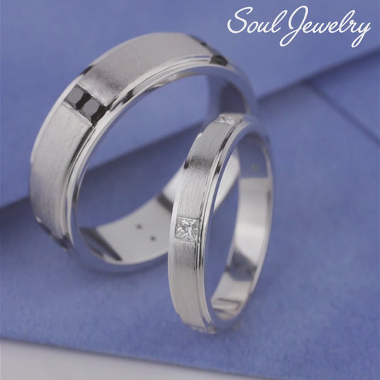 Złota obrączka ślubna z diamentami 434