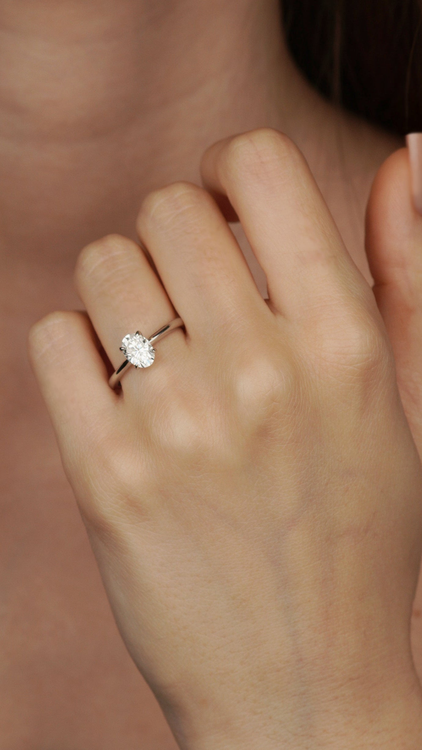 Pierścionek z moissanitem. Pierścionek zaręczynowy złoty. Pierścionek dla niej. Pierścionek 14k. Wyjątkowy pierścionek. Klasyczny pierścionek. Złoty pierścionek. Pierścionek z owalnym moissanitem.