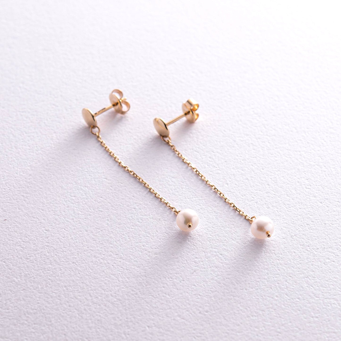 Długie kolczyki złote z perłami eleganckie