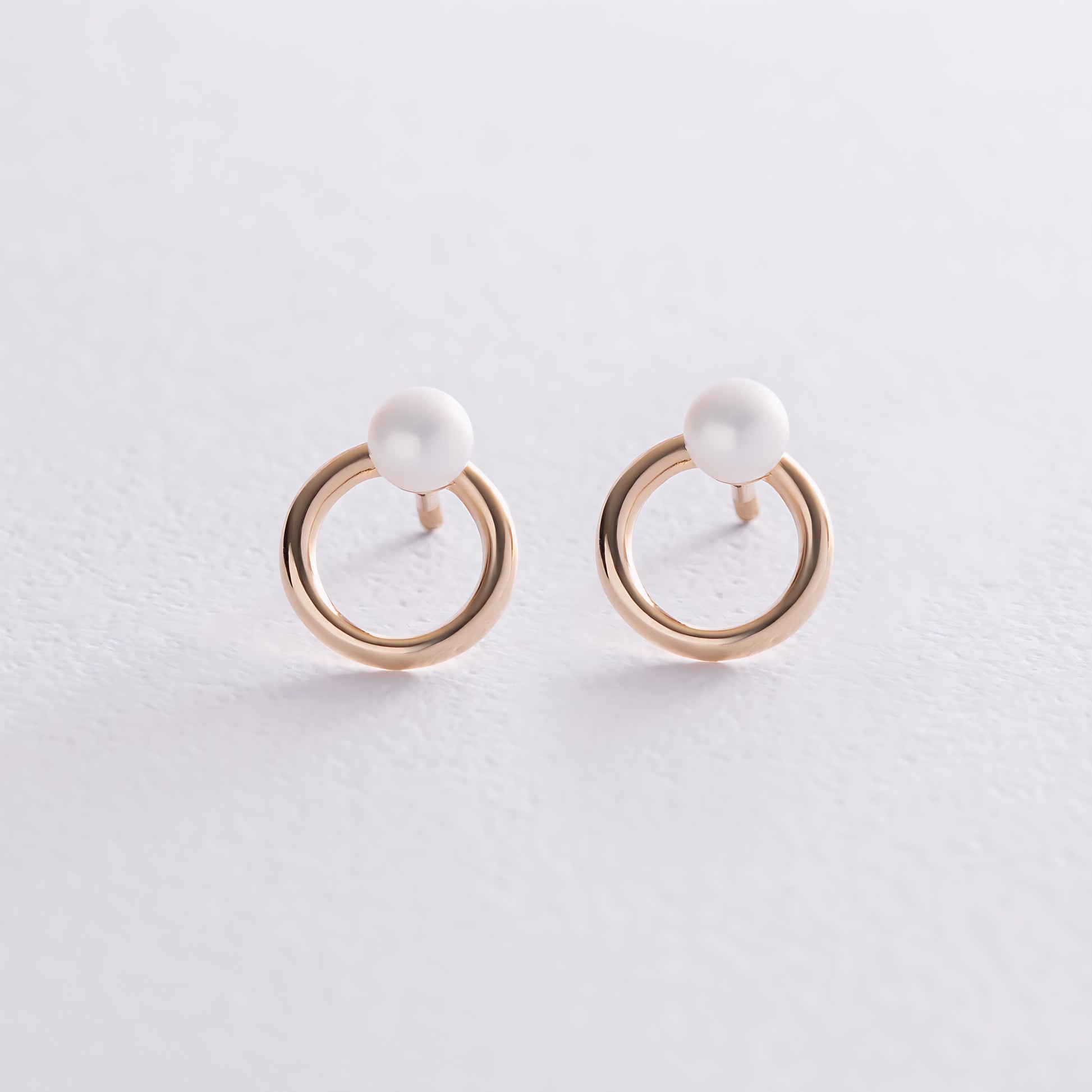 Kolczyki złote z białą perłą eleganckie