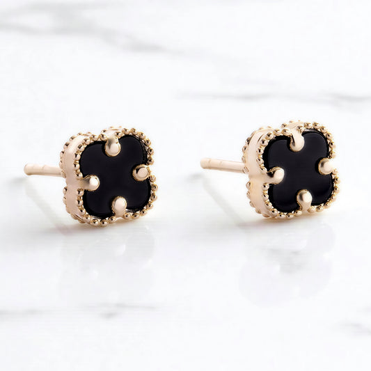 Kolczyki złote z czarną masą perłową. Kolczyki złote damskie. Kolczyki żółte złoto. Kolczyki koniczynki. Kolczyki na prezent.