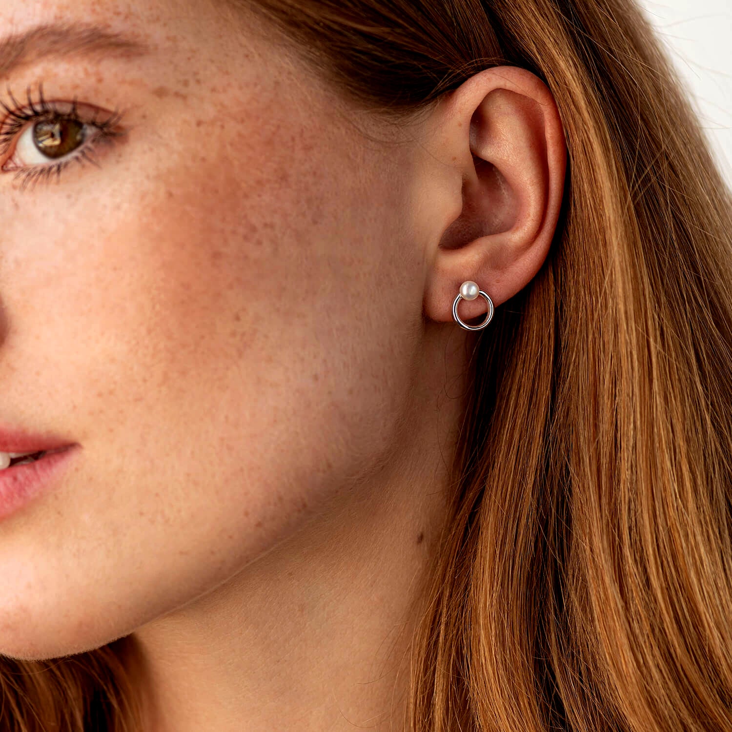 Kolczyki złote śrubki z perełką damskie