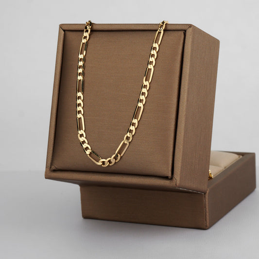 Klasyczny złoty łańcuszek Figaro ze złota próby 585. Elegancki, trwały i uniwersalny – idealny na prezent i do codziennego noszenia.