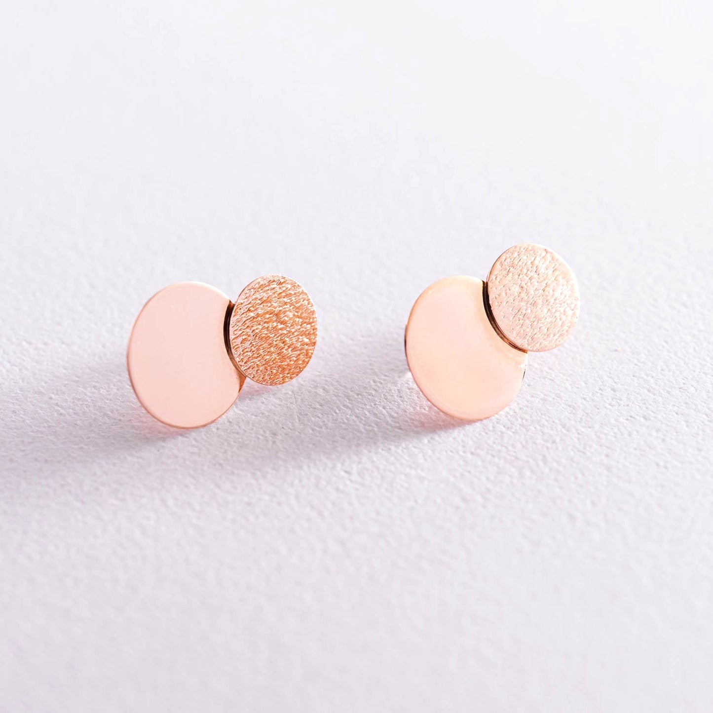 minimalistyczne kolczyki złote