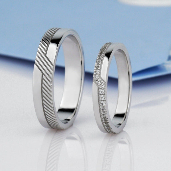 Obrączki ślubne białe złoto. Obrączki z diamentami. 14k złote obrączki. Unikalne obrączki z geometrycznym wzorem. Obrączki z liniami. Biżuteria ślubna. Komplet obrączek.