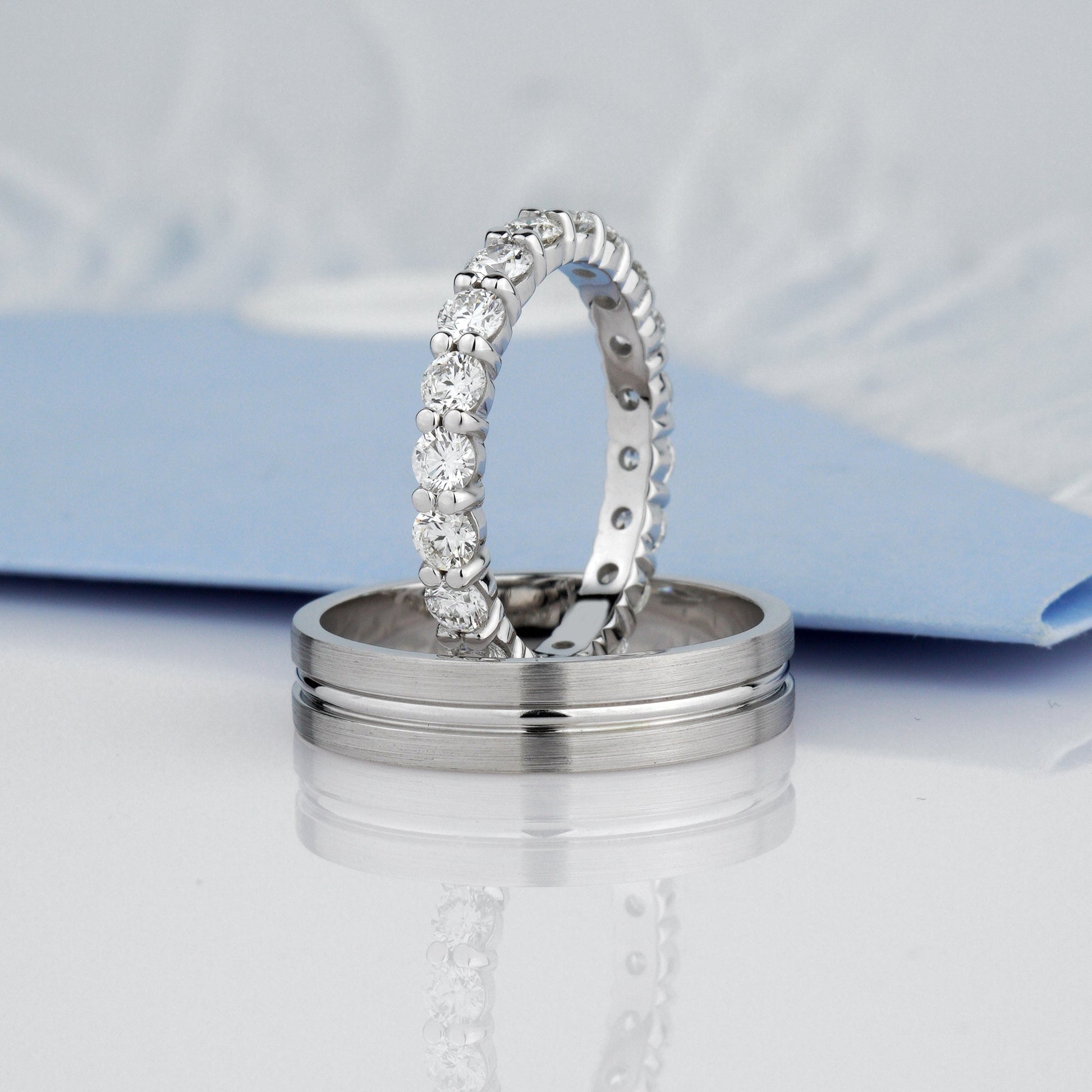 Obrączki ślubne białe złoto. 14k złote obrączki. Obrączki ślubne złote z diamentami. Obrączka damska z diamentami. Obrączka męska matowa.