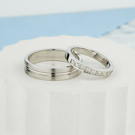 Złote obrączki ślubne z diamentem. Obrączki ślubne dla par. Pasujące obrączki ślubne dla niego i dla niej. Zestaw obrączek ślubnych. 14k złote obrączki ślubne. Zwykłe obrączki ślubne. Obrączki z litego złota