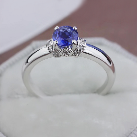Pierscionek złoty z szafirem Royal Blue