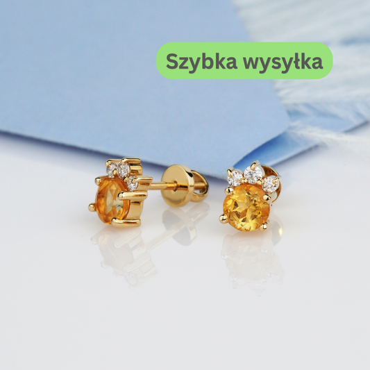 Złote kolczyki z cytrynami i lśniącymi moissanitami. Eleganckie złote kolczyki dla kobiet, idealne na prezent. Kolczyki złote sztyfty z błyszczącymi kamieniami.