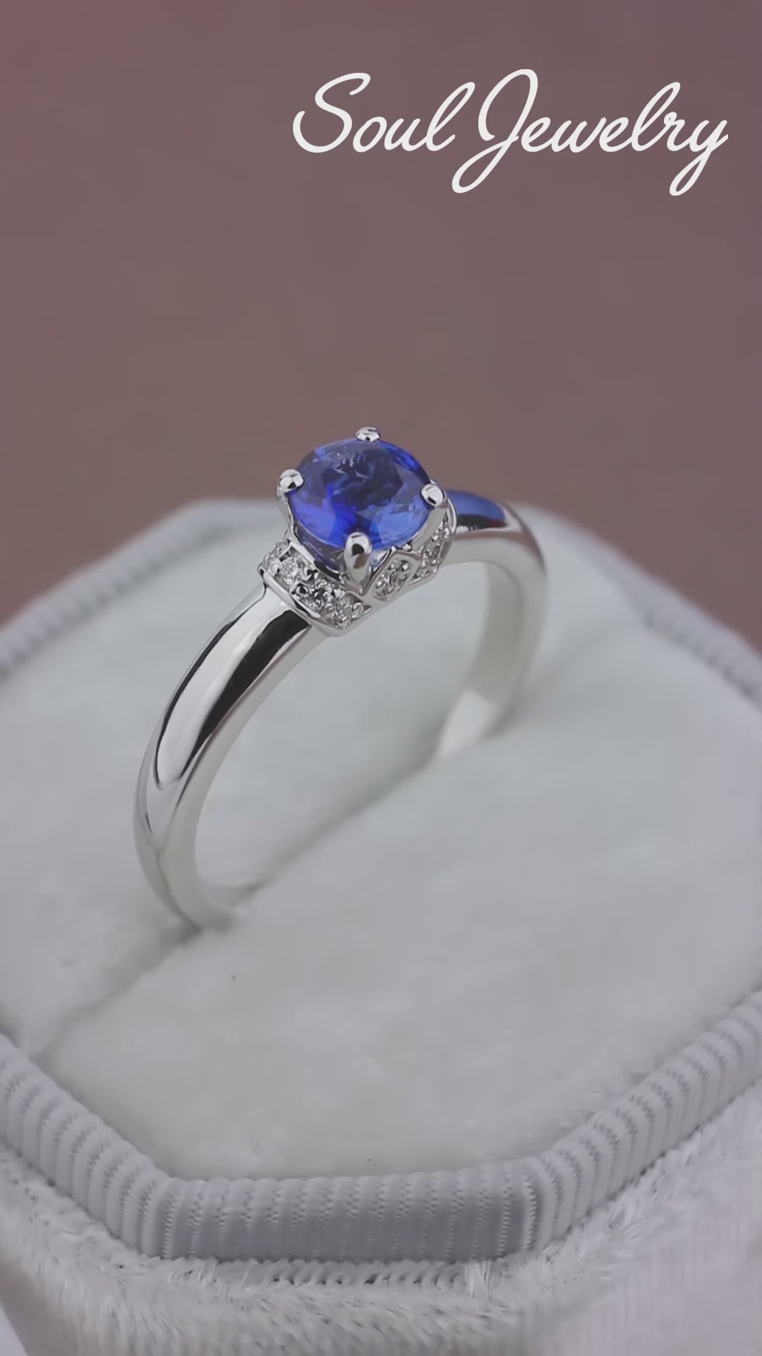 Pierścionek złoty. Pierścionek zaręczynowy białe złoto. Pierścionek zaręczynowy z szafirem i diamentami. Diamentowy pierścionek. Pierścionek 14k złoto.