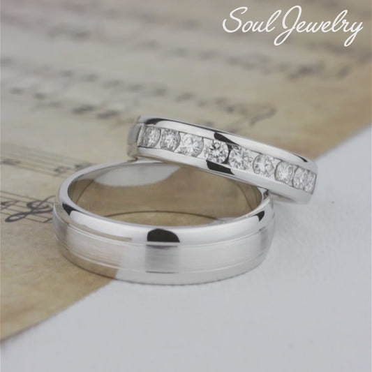 Damska ślubna obrączka z diamentami 428