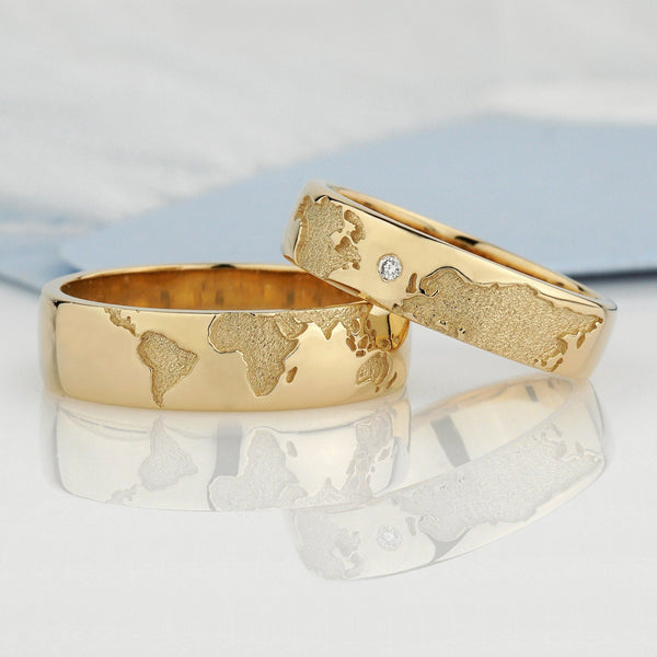 obrączki ślubne z mapą świata, złote obrączki ślubne, zestaw obrączek ślubnych, pasujące obrączki ślubne, unikalne obrączki ślubne, obrączki ślubne dla par